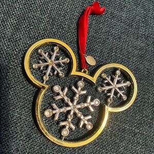 2008 Disney Plastic Mickey Spinning Snowflake Ornament